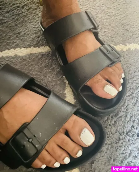 Vee Feet OnlyFans Thumbnail #nQ91qBf8so