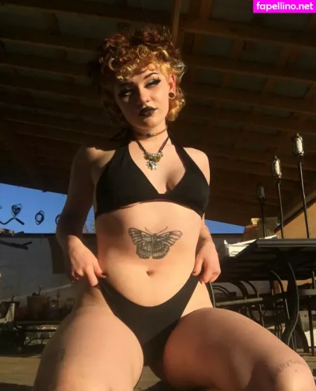 Veeginas OnlyFans Thumbnail #W1icU3cnXm