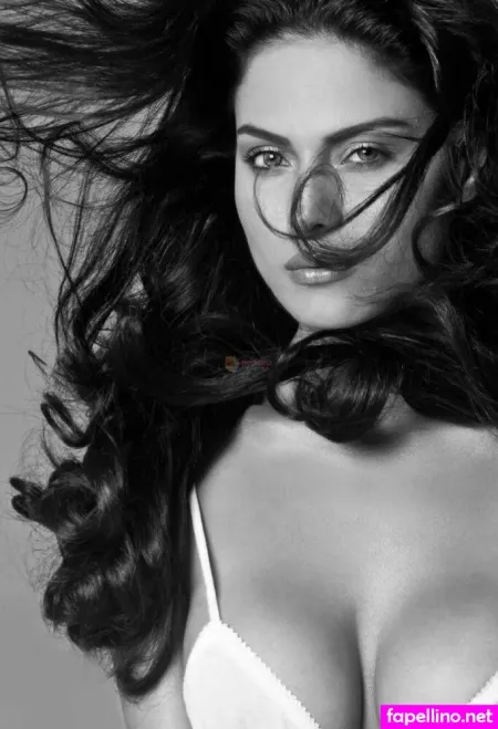 Veena Malik OnlyFans Thumbnail #dZL9BhwVkI