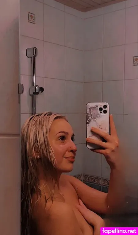 Veeraelina OnlyFans Thumbnail #tJNfVUYOsE