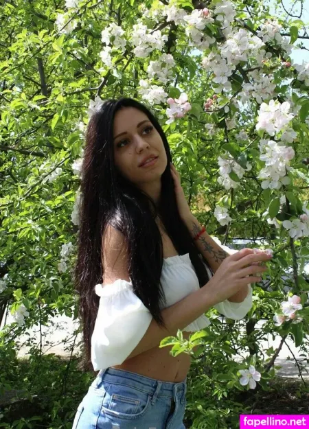 Velilove1 OnlyFans Thumbnail #KNl3dh7B9O