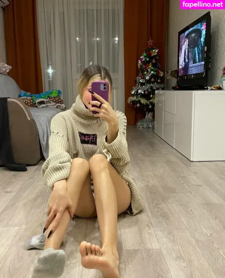 Vellari Feet OnlyFans Thumbnail #yE7x7btUzL