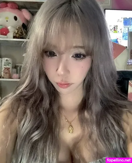 Vellezy OnlyFans Thumbnail #E8tG4ttzz2