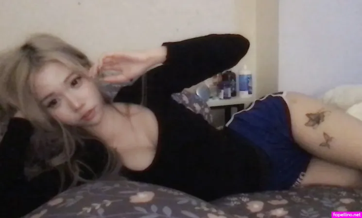 Vellezy OnlyFans Thumbnail #Qldeu3aY6k