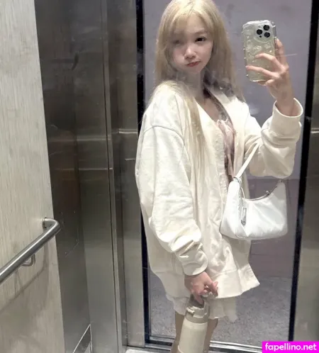 Vellezy OnlyFans Thumbnail #fTQmorzbmB