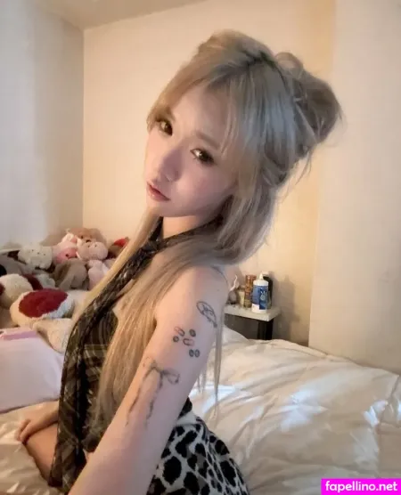 Vellezy OnlyFans Thumbnail #xMlxOm99lI