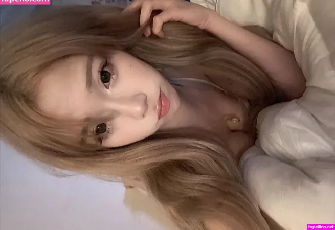 Vellezy OnlyFans Thumbnail #zaO7fcSYIR