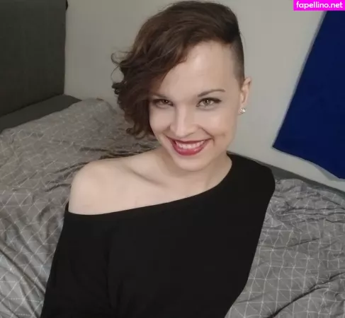 Velvet Trace OnlyFans Thumbnail #M75DYQMkEr