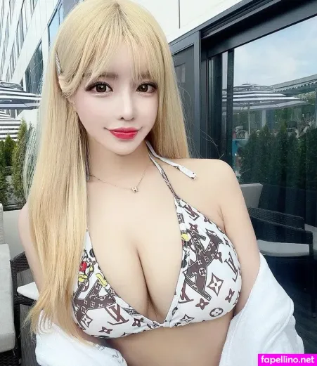 Vely Mom OnlyFans Thumbnail #rHdDcw0zMn