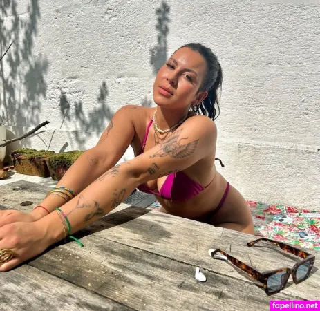 Vendewaa OnlyFans Thumbnail #UgLNfuC5EA