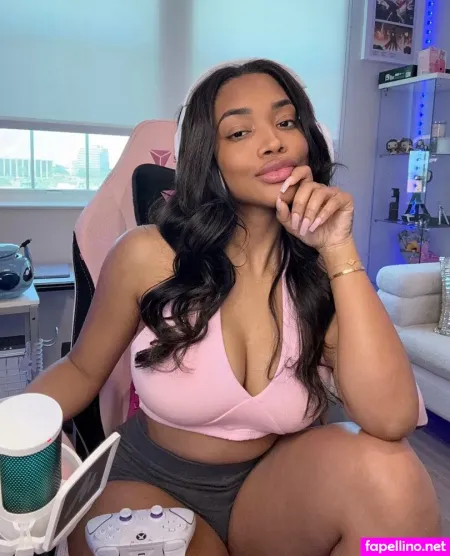 Veniceg 1 OnlyFans Thumbnail #KYENBTjiA1