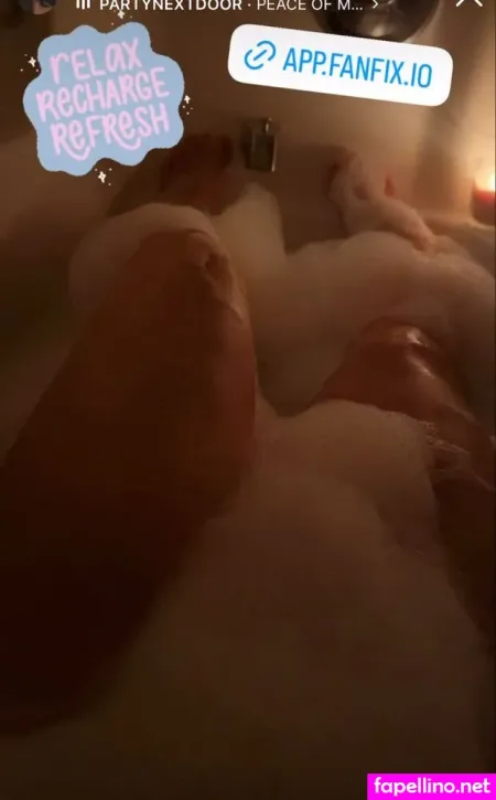 Veramelia Nieckula OnlyFans Thumbnail #XQ5rUUeFK3