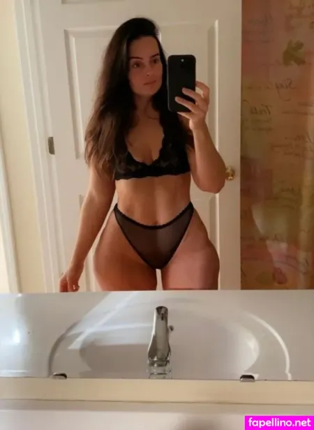 Veramelia Nieckula OnlyFans Thumbnail #bHpF3Pk5C1