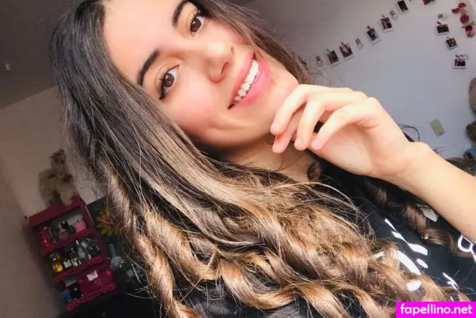 Veronica Boyer OnlyFans Thumbnail #APbyFHFvl7