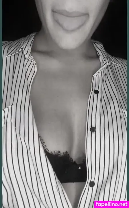 Veronica Olivia OnlyFans Thumbnail #AWqJY828os