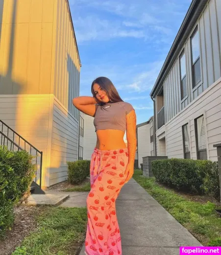 Veronica Verobelc OnlyFans Thumbnail #NISrcRmzDi