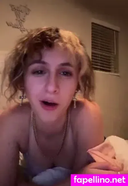 Veronicafreymusic OnlyFans Thumbnail #kUOUEkyB82