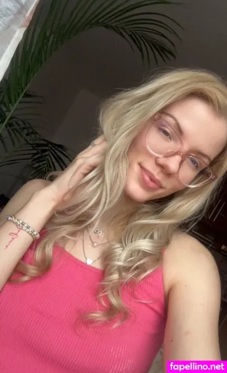 Veronicahoneyy OnlyFans Thumbnail #fB2EYqqYmp