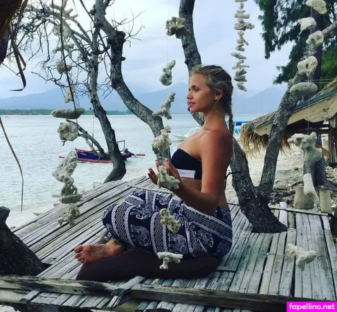 Veronika Dash OnlyFans Thumbnail #3DiNf8Khe3