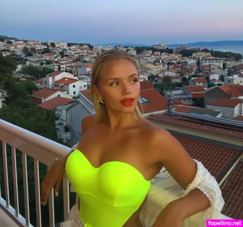 Veronika Dash OnlyFans Thumbnail #VgDfgZi3CX