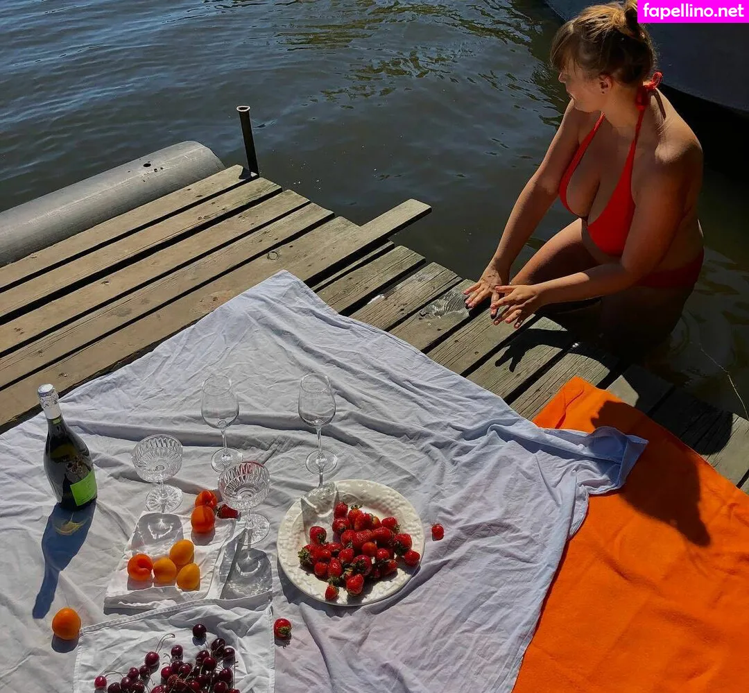 lubitlafiki, m1vanova, nika_vki Nude Leaked OnlyFans Photo #iCwSlqoVpA