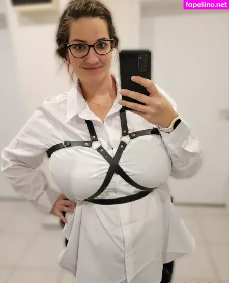 Veronikajurisfree OnlyFans Thumbnail #9vYzO2PwEp