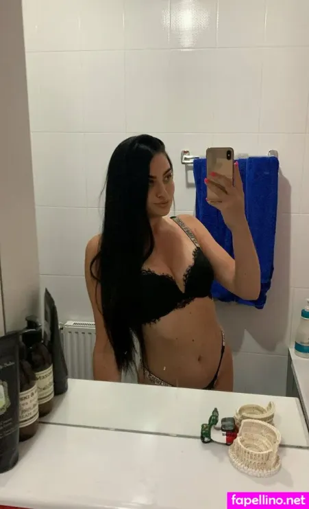 Verronafox OnlyFans Thumbnail #l0eGLoPdZN