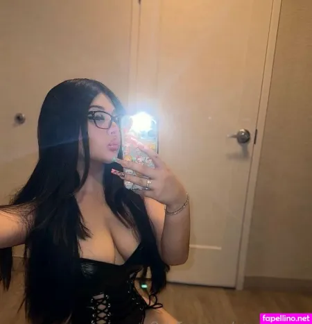 Versacesbrat OnlyFans Thumbnail #NM5zJ9ITXC