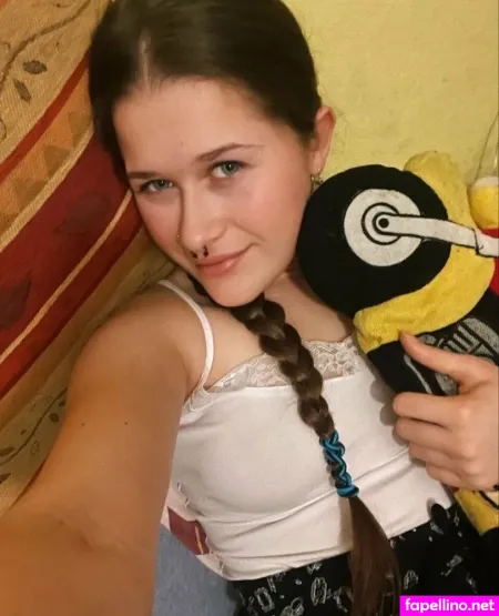 Verunkasub OnlyFans Thumbnail #t4Bh9OnanN