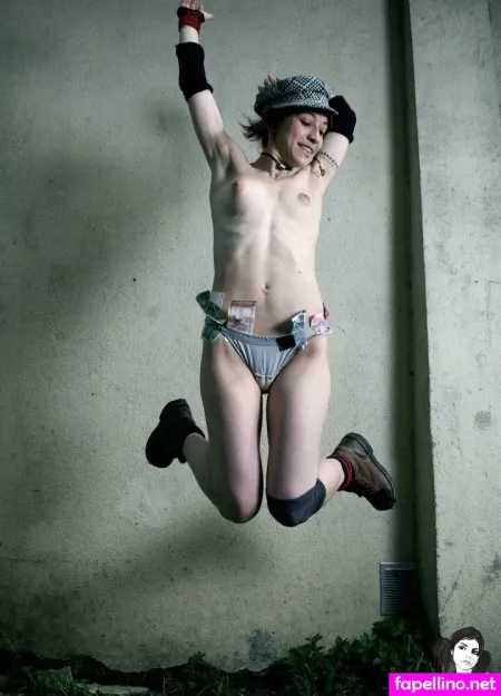 Vesperal OnlyFans Thumbnail #M6hPOFqlIU