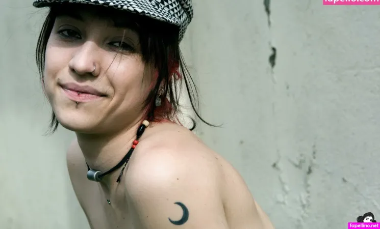 Vesperal OnlyFans Thumbnail #j83Fvw67o9