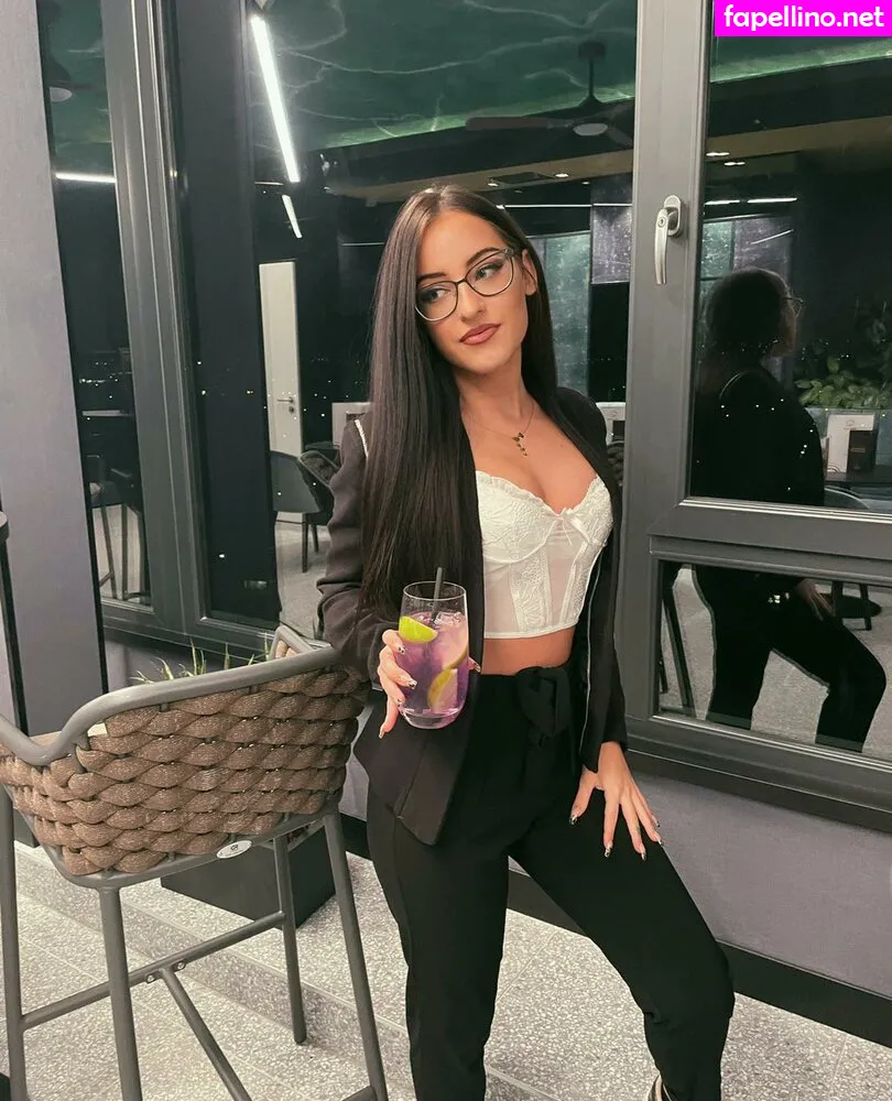 itsloriin, maggienoxx Nude Leaked OnlyFans Photo #ehwsNYuVuS