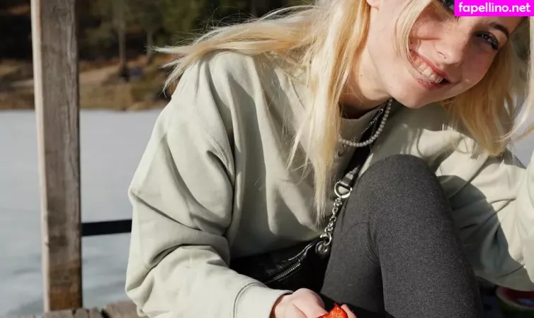 Veylaneey OnlyFans Thumbnail #49IqvcMaXI