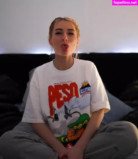 Veylaneey OnlyFans Thumbnail #5kr1rUf1CL