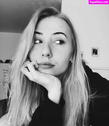 Veylaneey OnlyFans Thumbnail #8U92ahwouR