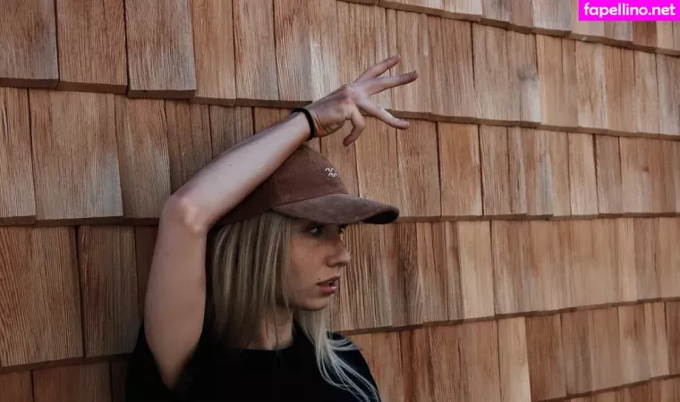 Veylaneey OnlyFans Thumbnail #D3V5zgW5aH