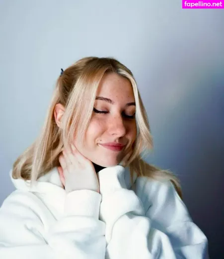 Veylaneey OnlyFans Thumbnail #Na0U7qXHVK