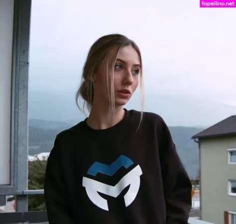 Veylaneey OnlyFans Thumbnail #bW8Sr0RTbF