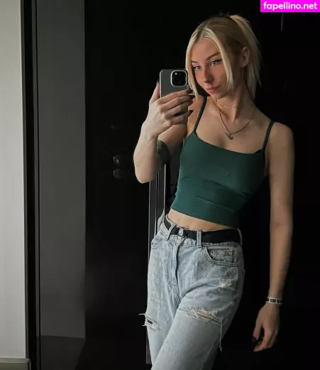 Veylaneey OnlyFans Thumbnail #vZ5cEAGqGn