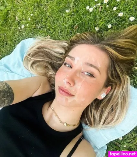 Veylarenee OnlyFans Thumbnail #Uv5ENUXCBv