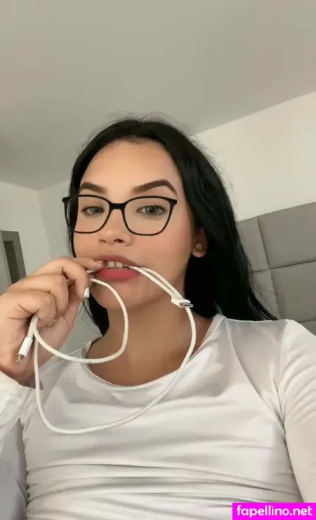 Vhalery Reina OnlyFans Thumbnail #43bXR1J8cz