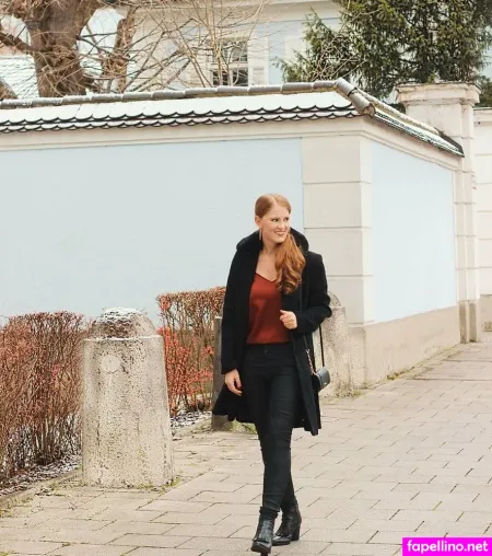 Vibing With Claudia OnlyFans Thumbnail #FGn5opyn2Z