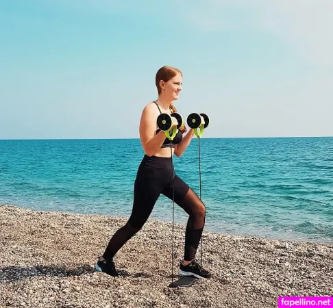 Vibing With Claudia OnlyFans Thumbnail #oHyETrocbt