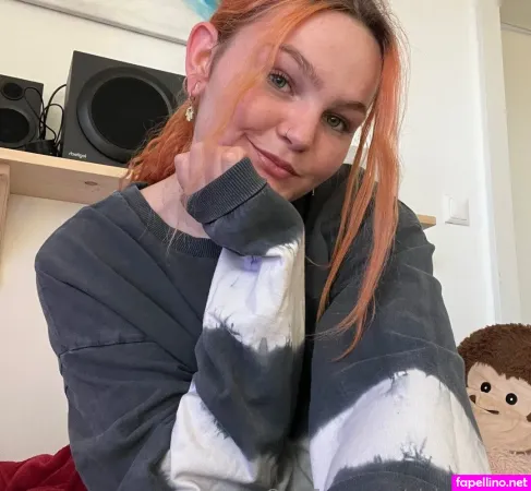 Vici Sommer OnlyFans Thumbnail #QWxD9wxJh4