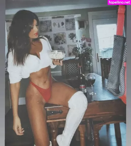 Vicki Walker OnlyFans Thumbnail #Cy1noBSYYZ