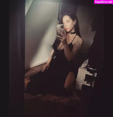 Vicki25 Main Profile Photo