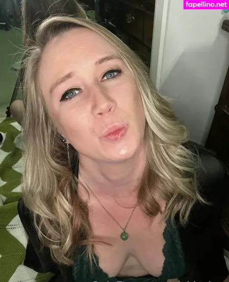 Vickixsims OnlyFans Thumbnail #tV0dOwV6gr