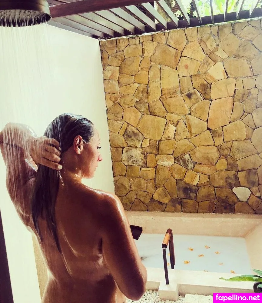 woahhvicky Nude Leaked OnlyFans Photo #lYf3gdTtic
