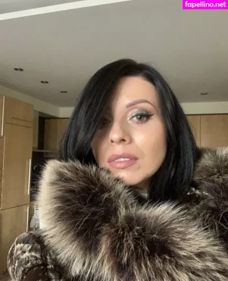 Vickyloveporn OnlyFans Thumbnail #GWtj0puWiT