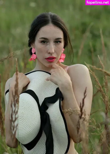 Vickypeachesfree OnlyFans Thumbnail #JzAZ6mV1WO